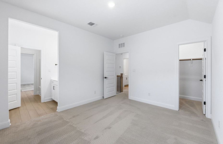 Spacious, unfurnished interior of a new home in Santa Rita Ranch, Liberty Hill (Image 50).