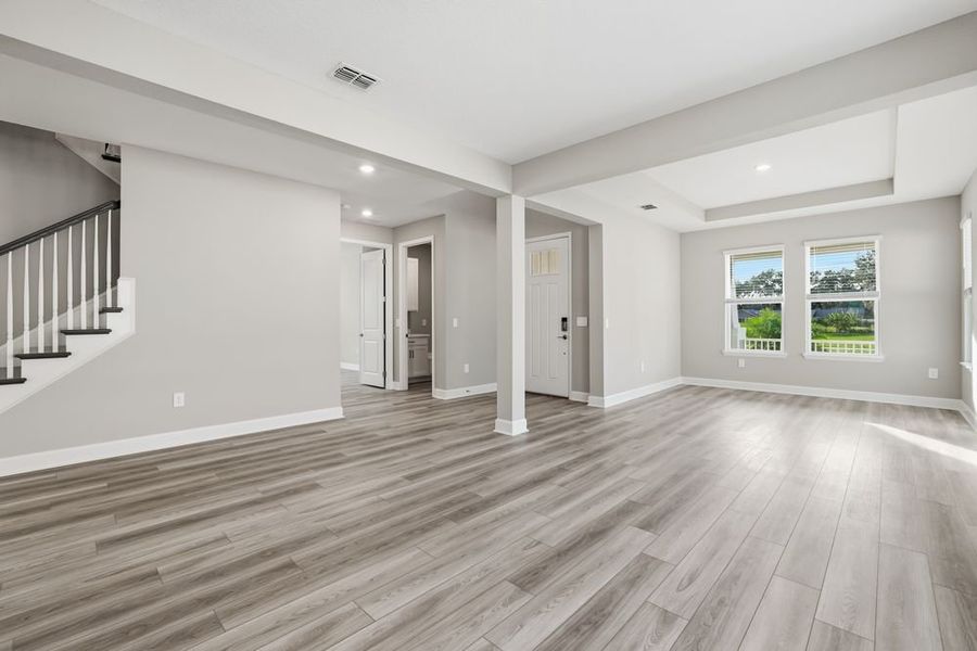 Spacious, unfurnished interior of a new home in Timber Ridge, Plant City (Image 14).