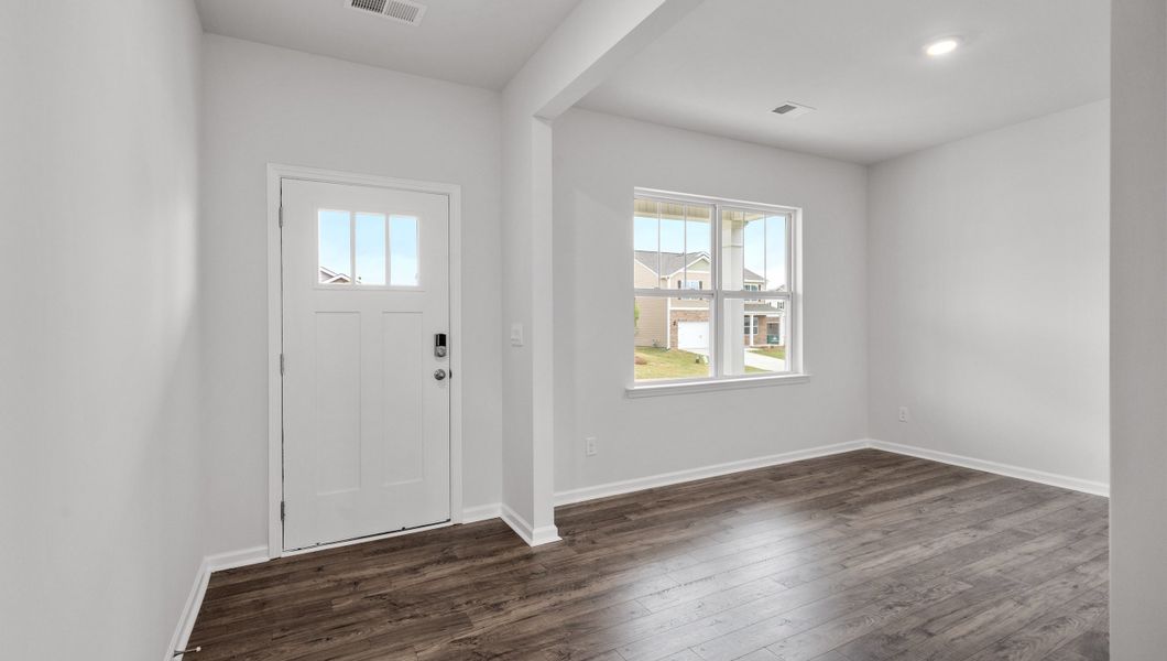 Spacious, unfurnished interior of a new home in Hunters Ridge, Woodruff (Image 16).