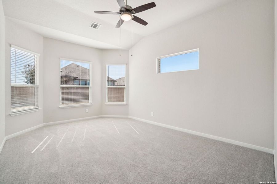 Spacious, unfurnished interior of a new home in Carmel Ranch, Schertz (Image 39).