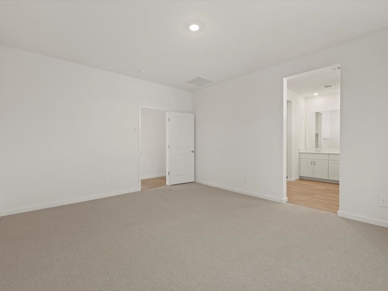 Spacious, unfurnished interior of a new home in Silva Farms - Estate Series, Goodyear (Image 11). Spacious, unfurnished interior of a new home in Silva Farms - Estate Series, Goodyear (Image 11).