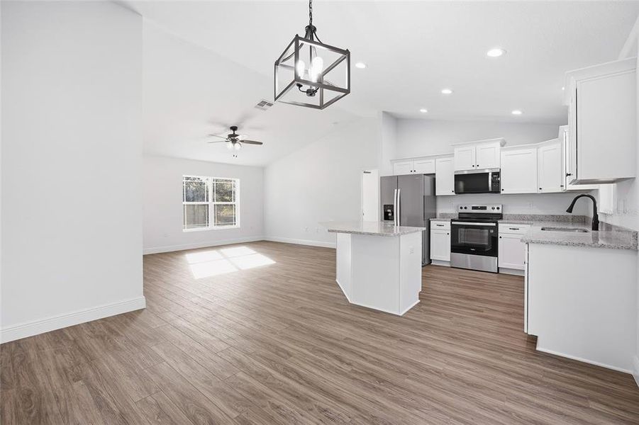 Spacious, unfurnished interior of a new home in , Citrus Springs (Image 15).