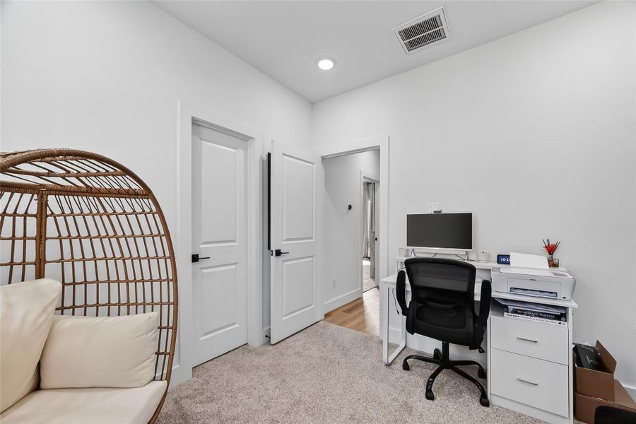 Furnished interior view inside a new home in , Houston (Image 26). Furnished interior view inside a new home in , Houston (Image 26).