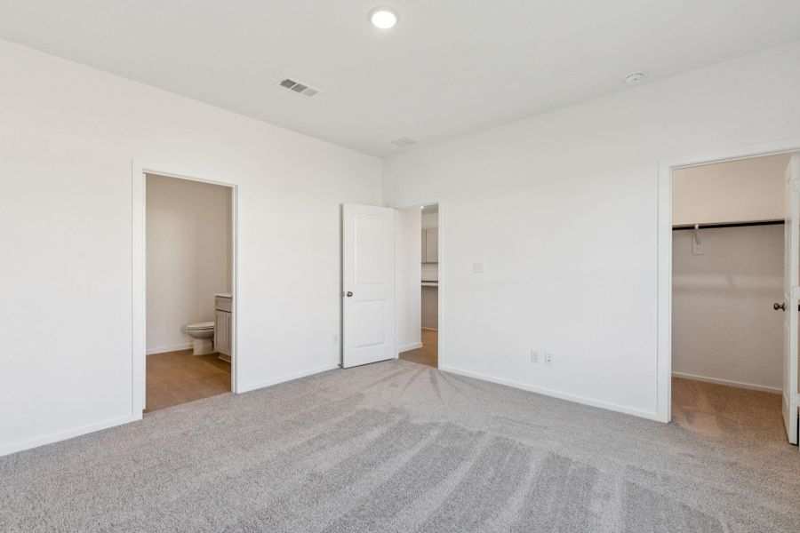 Spacious, unfurnished interior of a new home in Montgomery Bend, Montgomery (Image 25).