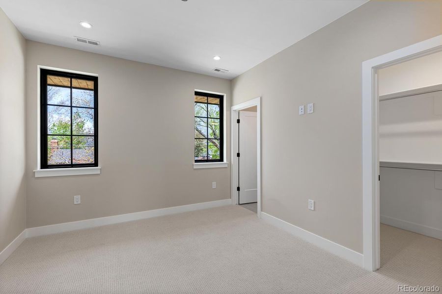 Spacious, unfurnished interior of a new home in , Denver (Image 20).
