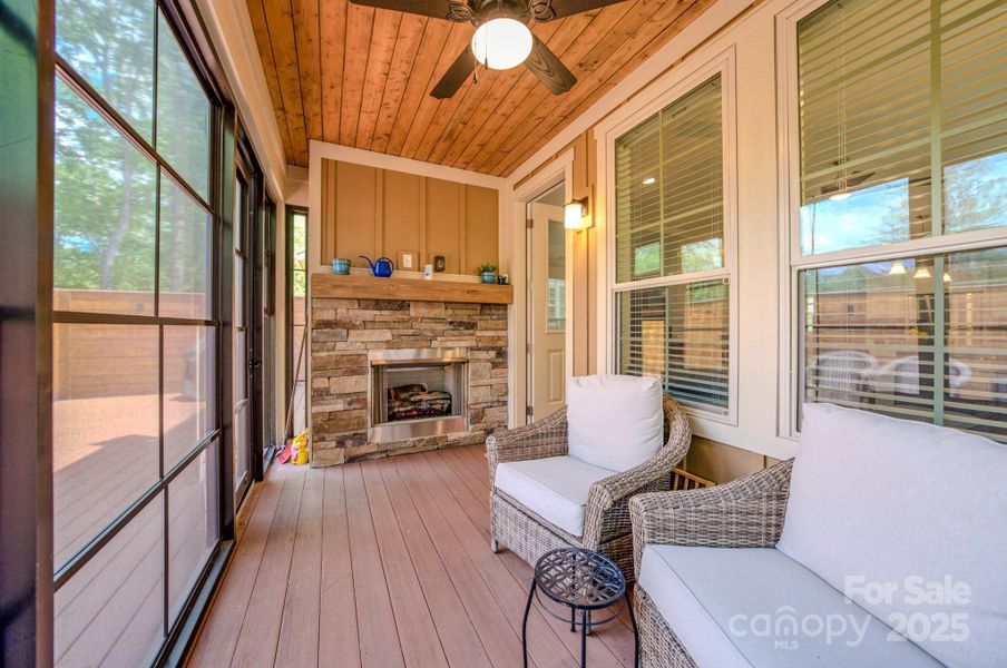 Community amenities in , Black Mountain (Image 25).