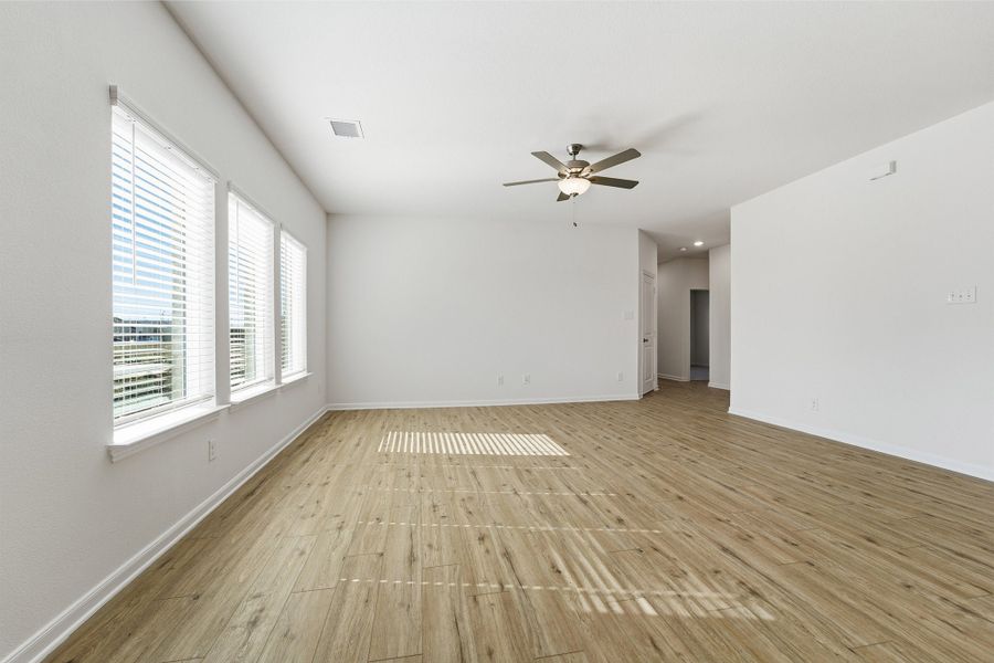Spacious, unfurnished interior of a new home in Pebblebrook, Sherman (Image 21).