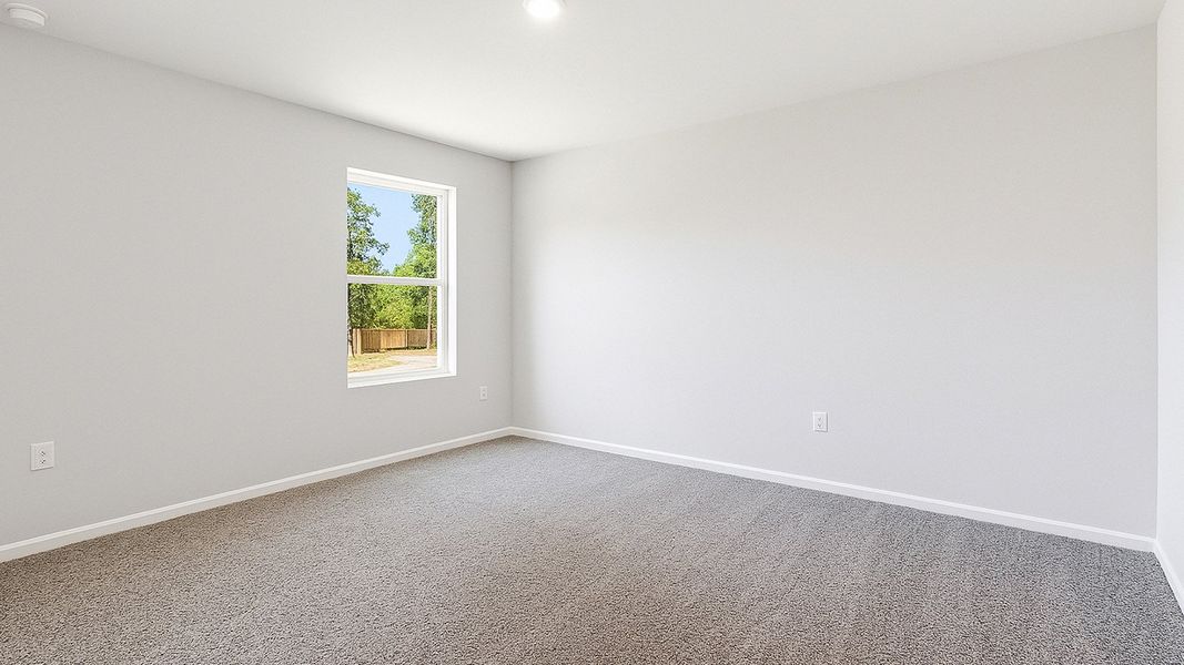Spacious, unfurnished interior of a new home in Misting Springs, Crawfordville (Image 25).