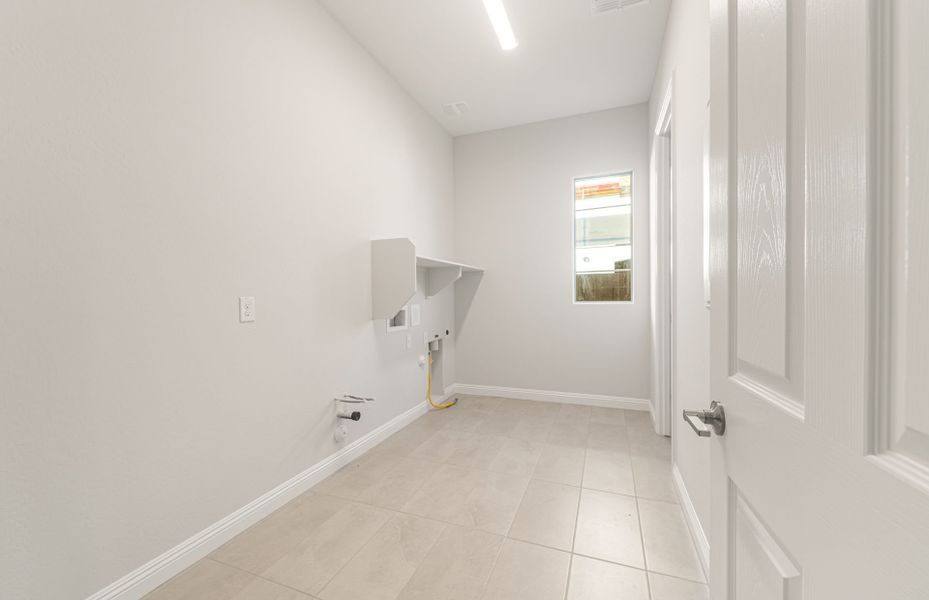 Spacious, unfurnished interior of a new home in Artisan at Asante, Surprise (Image 23). Spacious, unfurnished interior of a new home in Artisan at Asante, Surprise (Image 23).