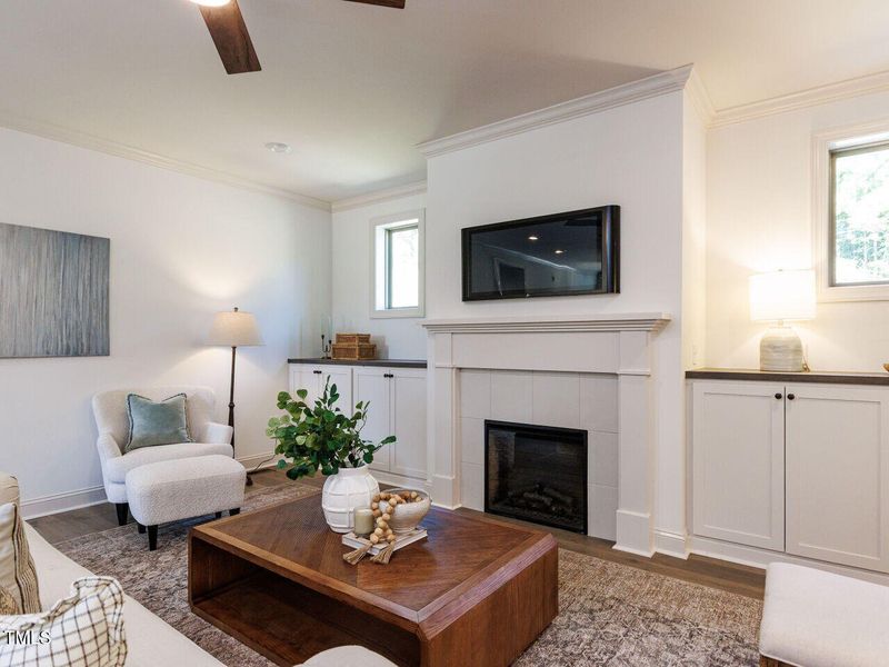 009-1280x960-living-room