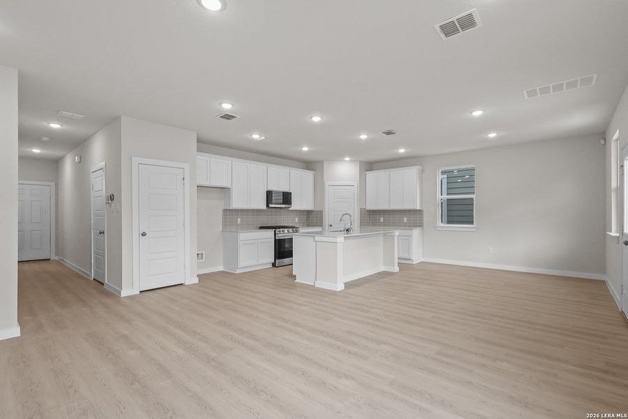 Spacious, unfurnished interior of a new home in Senna, Leon Valley (Image 19). Spacious, unfurnished interior of a new home in Senna, Leon Valley (Image 19).