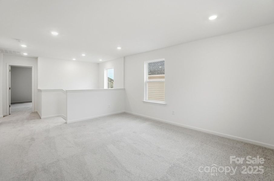 Spacious, unfurnished interior of a new home in Wilson Creek, Indian Land (Image 31).