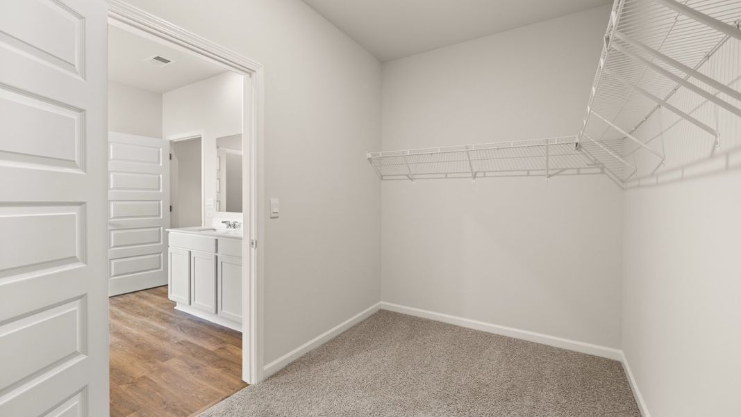 Spacious, unfurnished interior of a new home in Kingston Ranch at Lake Oconee, Buckhead (Image 18).