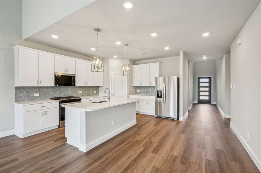 Photo is not of the actual home, but is an inspirational photo of builder’s model home and may depict options, furnishings, and/or decorator features that are not included. Photo is not of the actual home, but is an inspirational photo of builder’s model home and may depict options, furnishings, and/or decorator features that are not included.