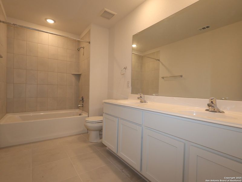 Furnished interior view inside a new home in Paloma Park, Converse (Image 11). Furnished interior view inside a new home in Paloma Park, Converse (Image 11).