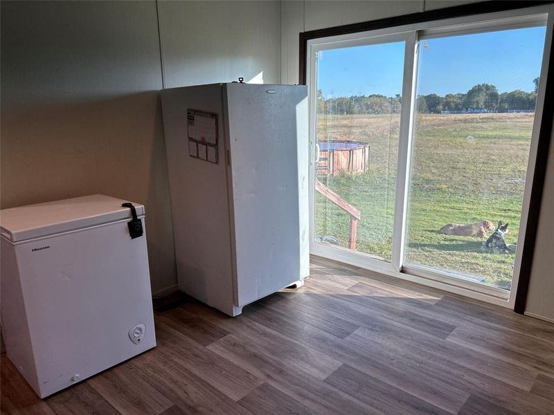 Spacious, unfurnished interior of a new home in , Grand Saline (Image 14).