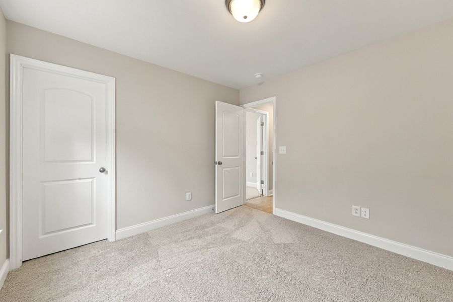 Spacious, unfurnished interior of a new home in Davenport Farms, Winterville (Image 30).