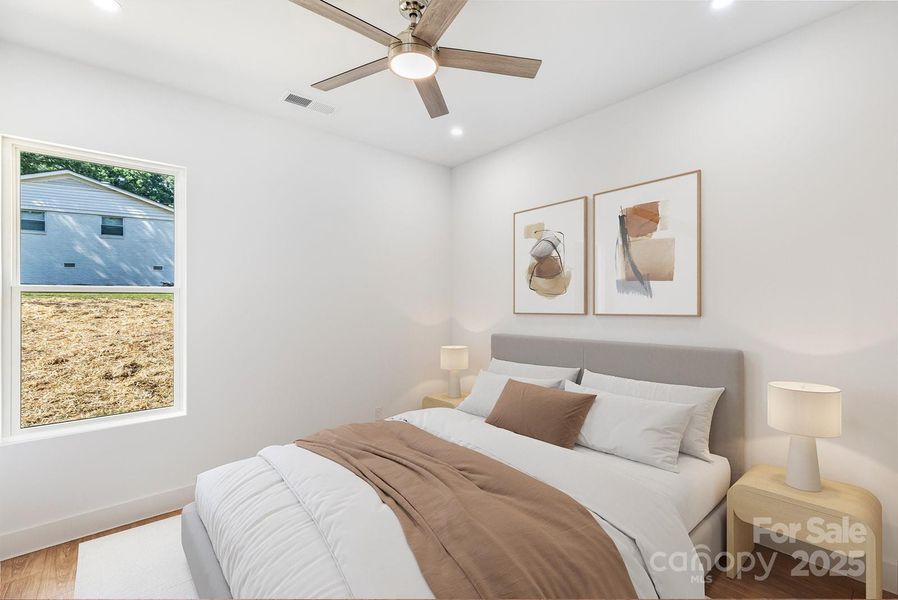 2nd Jack and Jill Bedroom off Full bath