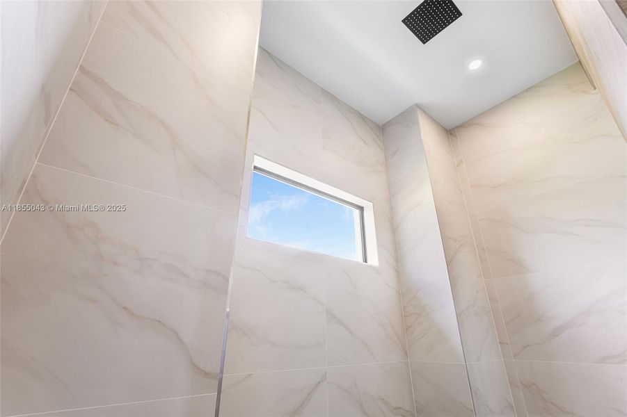 RAINFALL WALKTRHOUGH TILE SHOWER