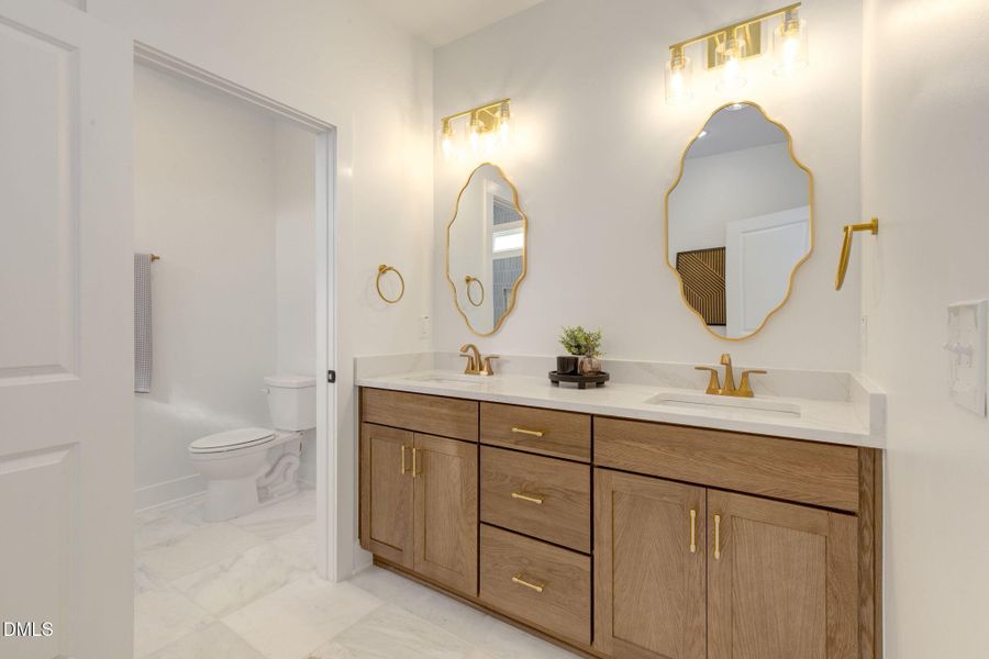 68-web-or-mls-Roombiance68