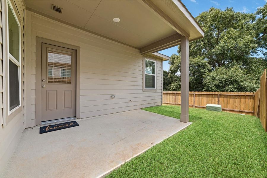 Exterior details and patio area of a home in Rosehill Meadow, Tomball (Image 22). Exterior details and patio area of a home in Rosehill Meadow, Tomball (Image 22).