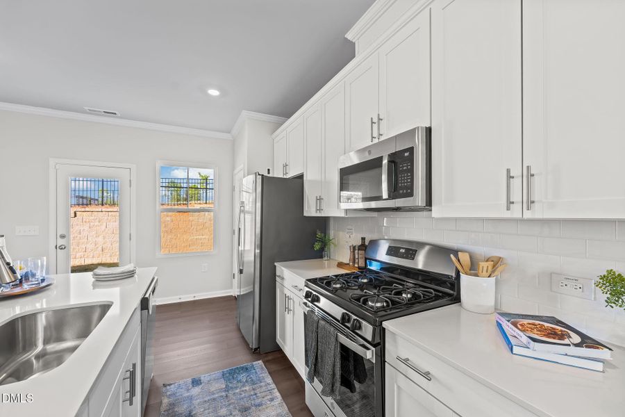 737 Painted Daisy Way