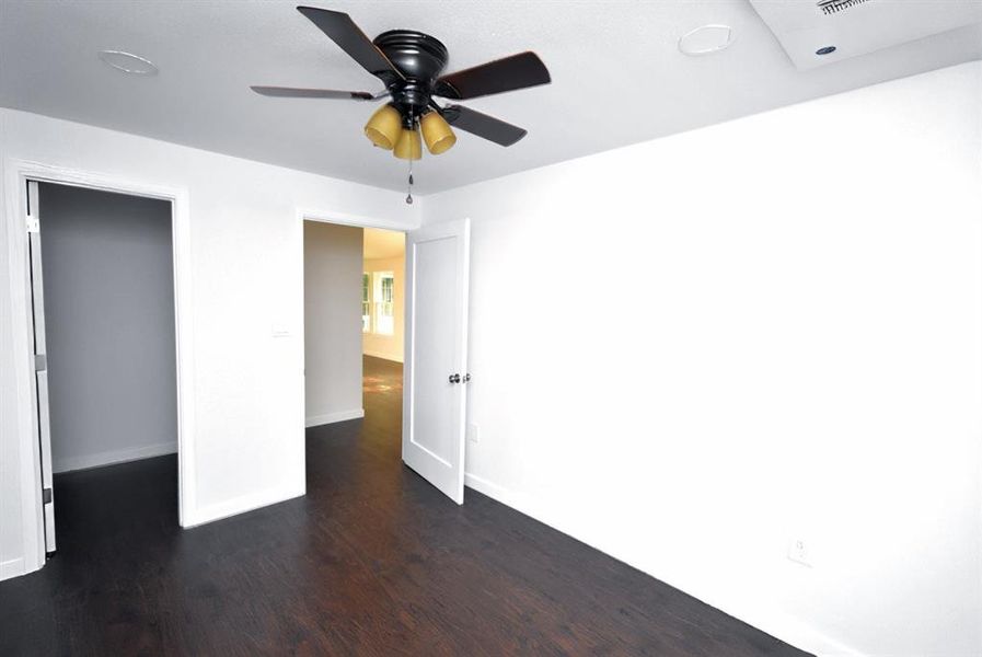 Spacious, unfurnished interior of a new home in , Yantis (Image 24).