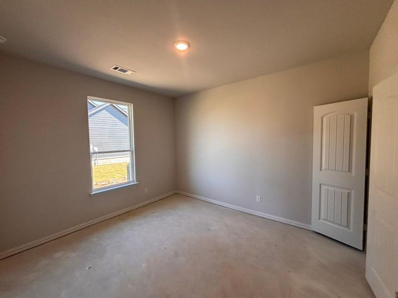 Image 16 of a home in Fairview Meadows.