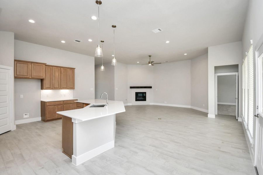View from the breakfast area to the living room. View from the breakfast area to the living room.