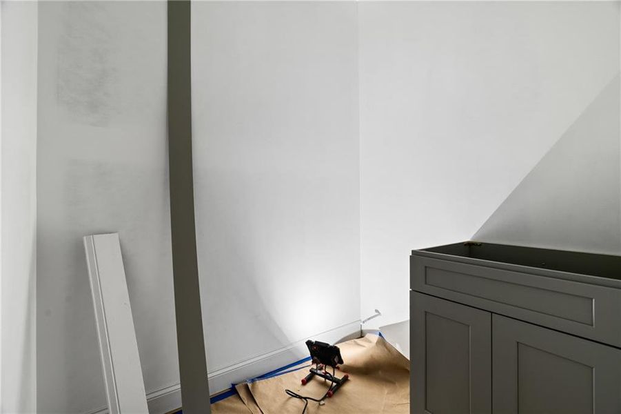 Spacious, unfurnished interior of a new home in , Gainesville (Image 6).