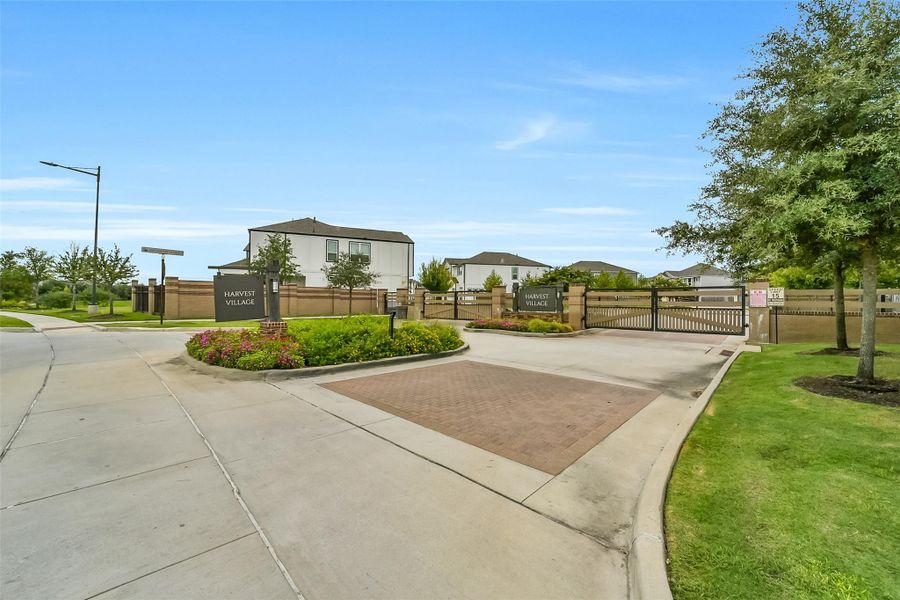 Community amenities in , Houston (Image 37).