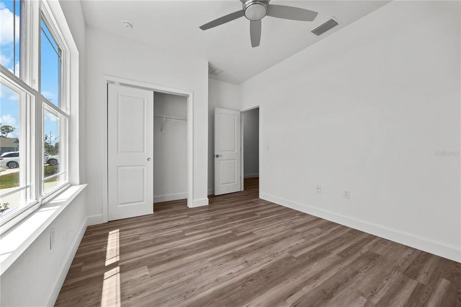 Spacious, unfurnished interior of a new home in , Gainesville (Image 25).