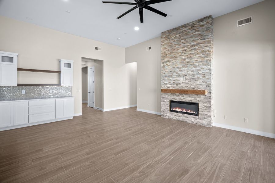Representative unfurnished interior of a home built from the Pebble Beach EXT50 by LEH. Homes in Verdancia, El Paso (Image 21).