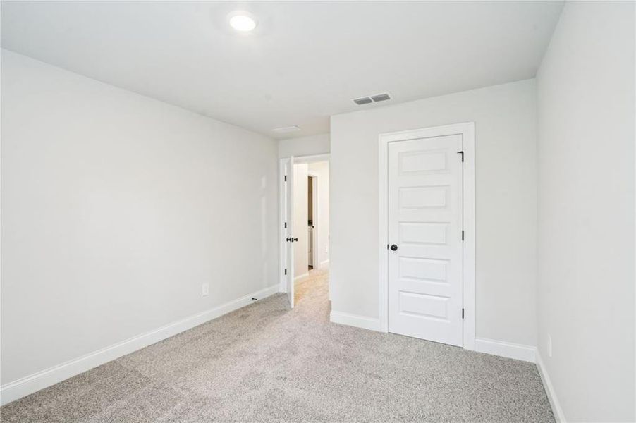 Spacious, unfurnished interior of a new home in Martin Springs - Estate Series, Lawrenceville (Image 33).
