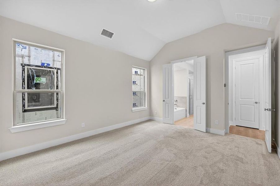 Spacious, unfurnished interior of a new home in Wellington, Haslet (Image 16).