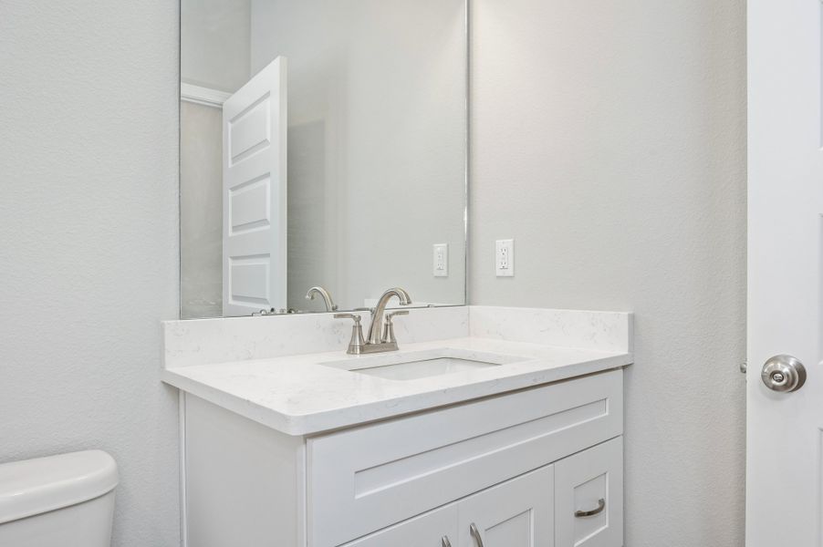 Representative interior finishes for a home built from the Georgia by CJL Homes in McCarthy Estates, Defuniak Springs (Image 14).