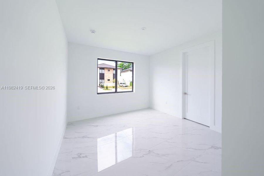 Spacious, unfurnished interior of a new home in , Miami (Image 17).