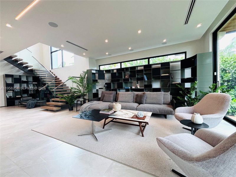 Community amenities in , Miami Beach (Image 30).