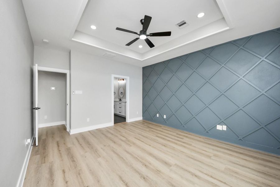 Spacious, unfurnished interior of a new home in , Pasadena (Image 26).