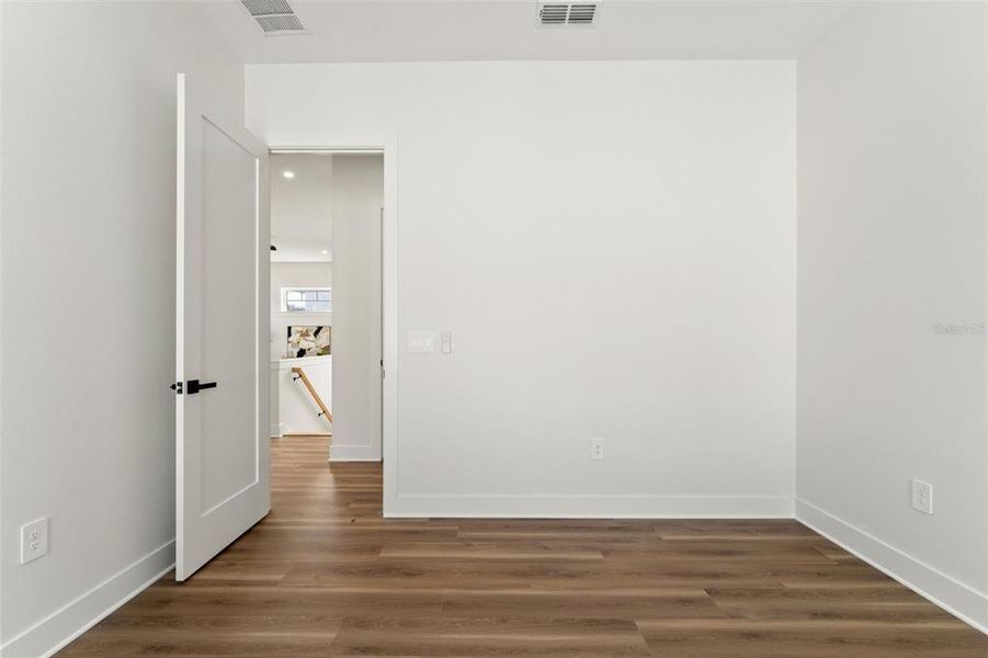 Spacious, unfurnished interior of a new home in , Seminole (Image 45).