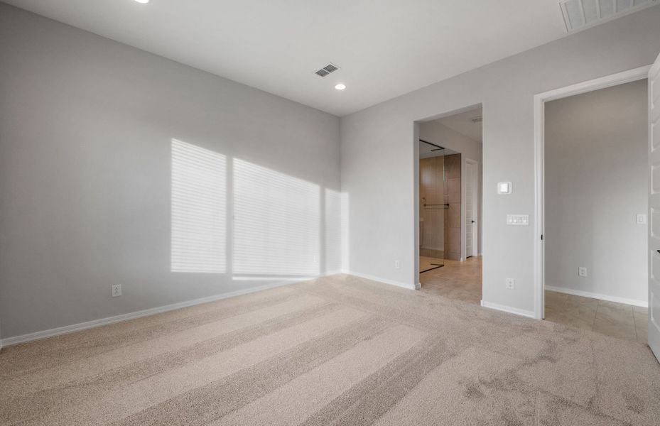 Spacious, unfurnished interior of a new home in Visara, Surprise (Image 26).