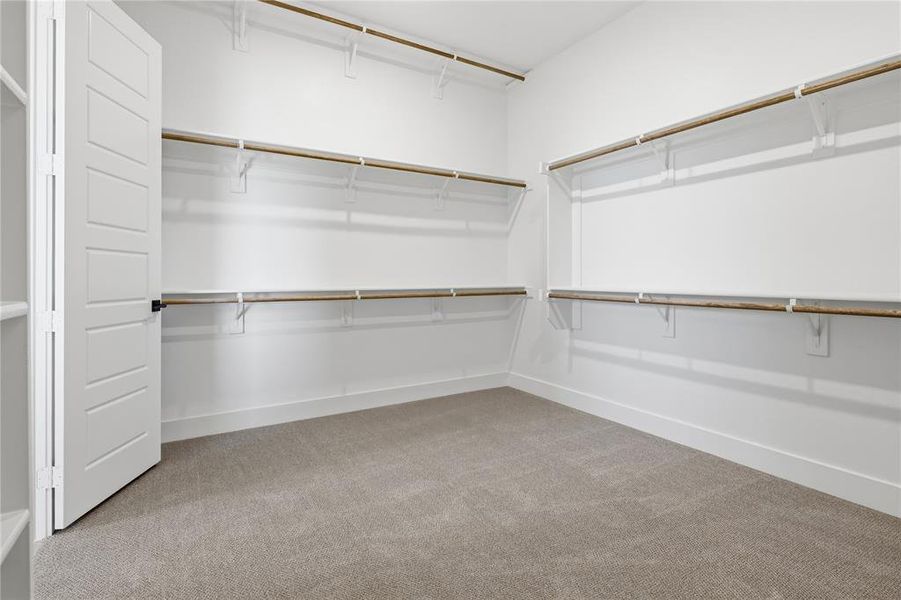 Spacious, unfurnished interior of a new home in Waterfall Ranch, Waxahachie (Image 11). Spacious, unfurnished interior of a new home in Waterfall Ranch, Waxahachie (Image 11).