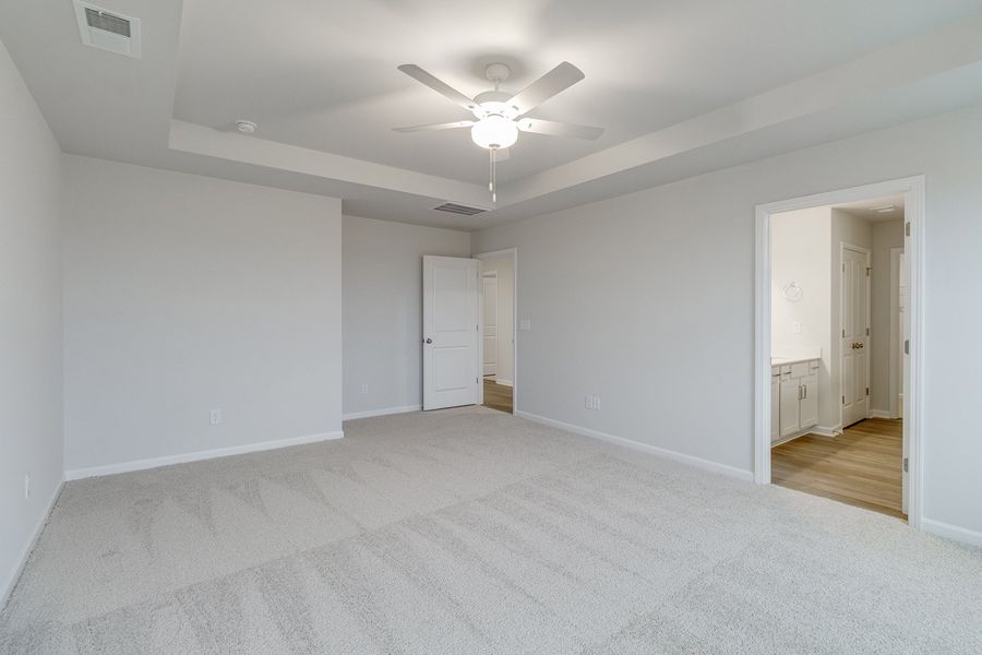 Spacious, unfurnished interior of a new home in Winston Point, Gilbert (Image 23).