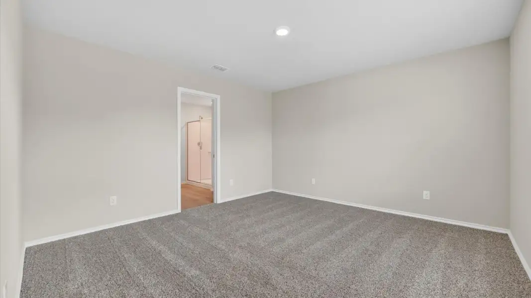 Spacious, unfurnished interior of a new home in Monarch at the Meadows, Ponder (Image 15).