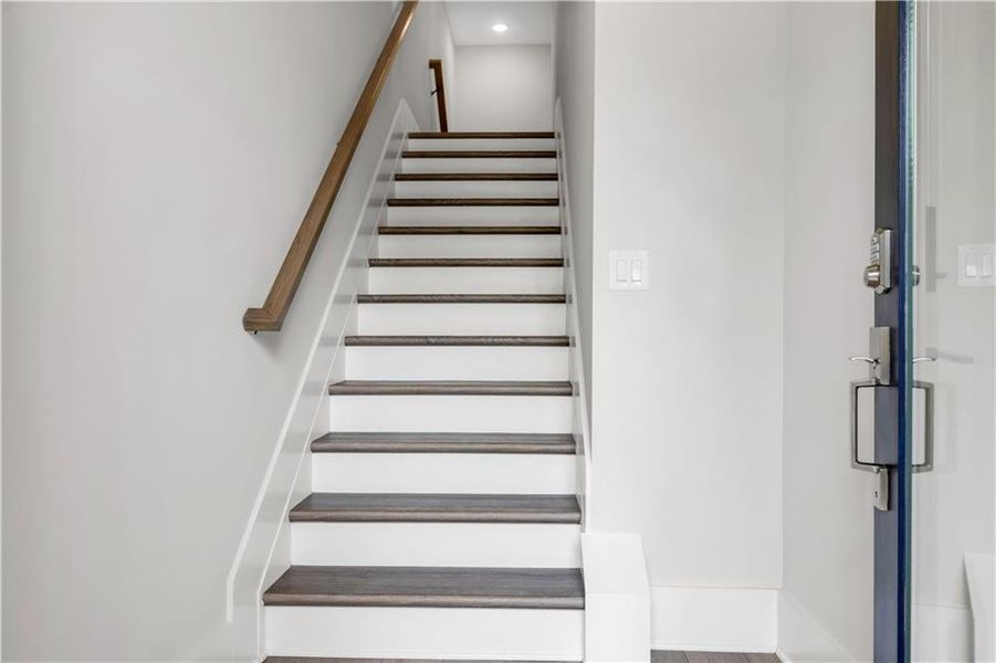 Spacious, unfurnished interior of a new home in Echo Park, Suwanee (Image 34).