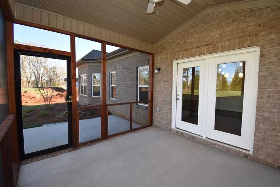 Representative exterior details of a home built from the Cambridge by Keystone Homes NC in Weybridge, Burlington (Image 4).