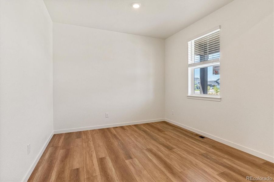 Spacious, unfurnished interior of a new home in Mallard Ridge, Johnstown (Image 22).