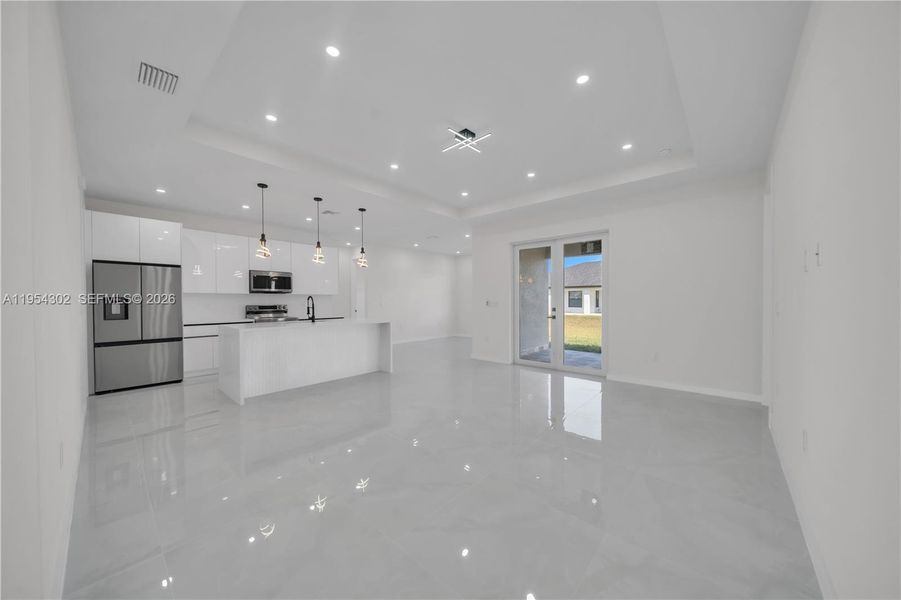 Spacious, unfurnished interior of a new home in , Lehigh Acres (Image 32).
