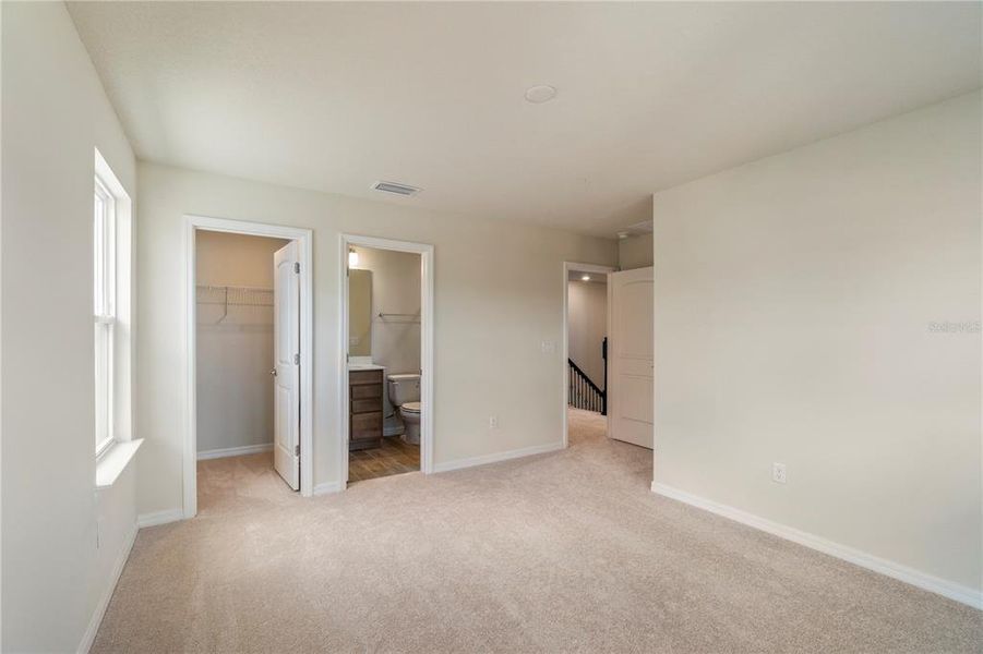 Spacious, unfurnished interior of a new home in , Orlando (Image 39).