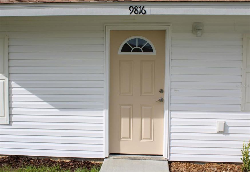 Exterior details and patio area of a home in , Dunnellon (Image 3). Exterior details and patio area of a home in , Dunnellon (Image 3).